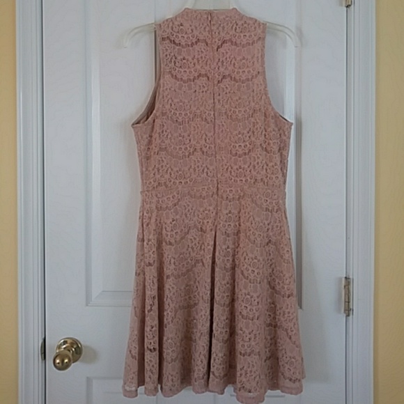 Francesca's lace dress - Picture 2 of 2
